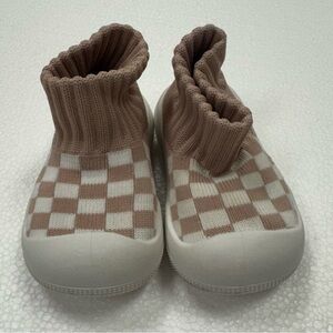 EASH Baby/Toddler Sock Sneakers – Size 5 – Beige Checkered Slip-On